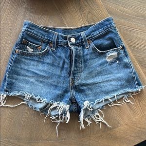 Levi 501 cut off shorts size 24